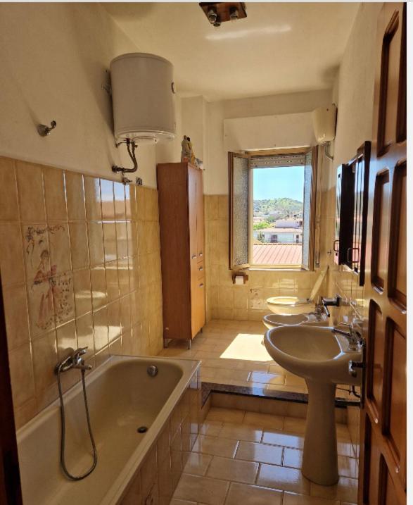 Apartment Piras&Tascedda Ampio Appartamento Vicino Al Centro Bari Sardo Bagian luar foto